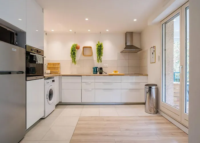 T3 Moderne Avec Terrasse Proche Centre